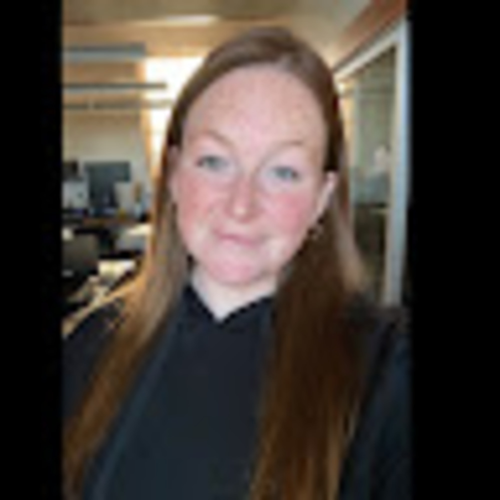 Meet your Posher, Maura